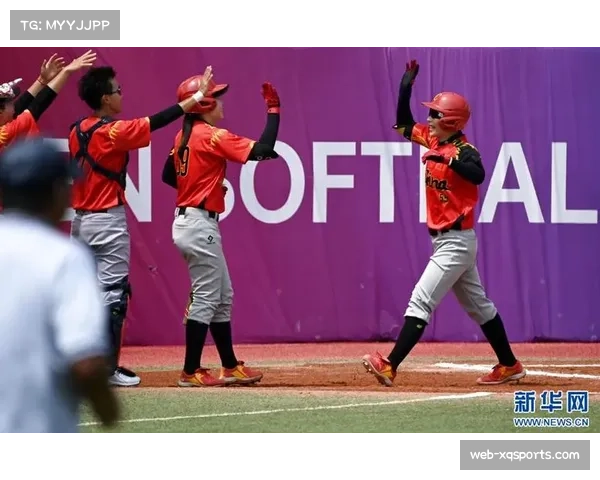 台湾企业女子垒球联赛,凯撒勇士队单场击出四支本垒打,大胜福添福嘉南鹰